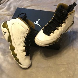 Air Jordan 9 Retro